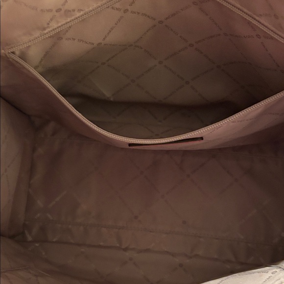 Michael Kors Cream and Pink Signature Tote - Picture 5 of 13